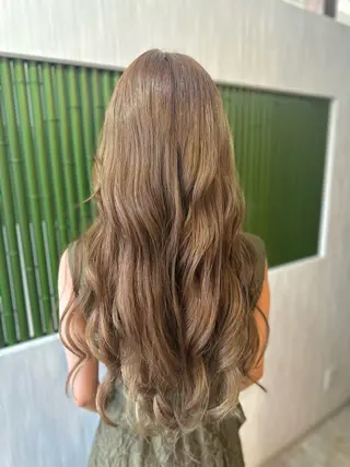 ロング カラー 矢内 結菜のヘアスタイル