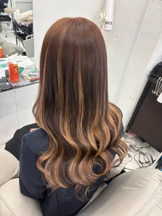 ロング 吉田 彩乃のヘアスタイル