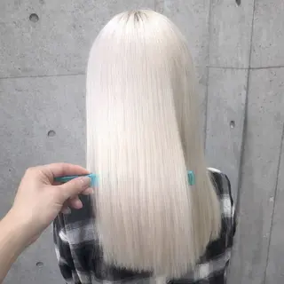 セミロング カラー ✨ブリーチ支持No1 複雑履歴修正/舘岡のヘアスタイル