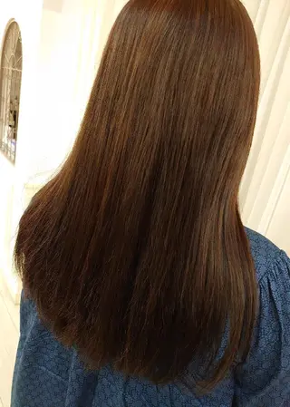 ロング 内間 美菜のヘアスタイル