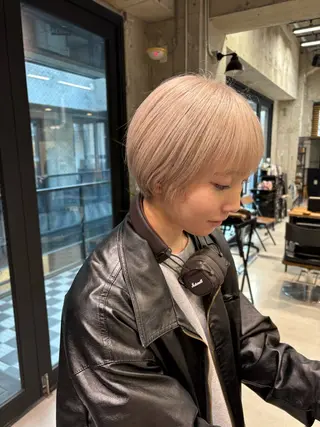 ショート カラー KAEDE🌺Wカ ラー/ホワイトカラーのヘアスタイル