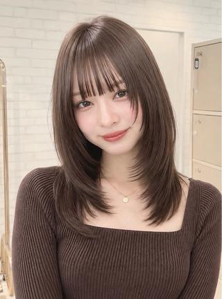 ミディアム レイヤー/透明感 HIRARIのヘアスタイル