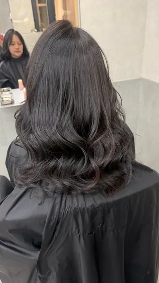 ミディアム カラー GiseL ゆうな 似合わせ ブリーチのヘアスタイル