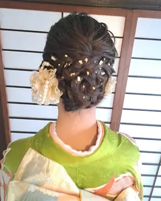 ヘアアレンジ セミロング 案西 美里のヘアスタイル