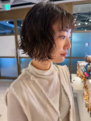 ショート カラー 中野 芽郁のヘアスタイル