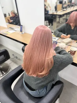 ロング 暖色系ハイトーン♡ mioriのヘアスタイル