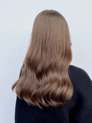 ロング カラー ワダ モエナのヘアスタイル