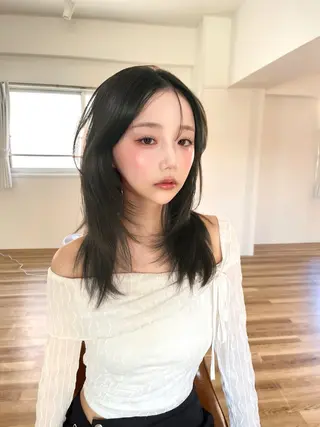 ミディアム カラー 盛れる顔周り✨韓国式 レイヤーkanatoのヘアスタイル