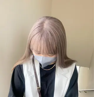 セミロング カラー 本間 結衣のヘアスタイル