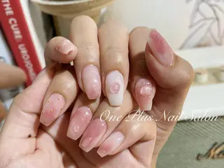 ネイル One Plus Nail Salonのネイルデザイン