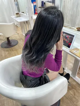 カラー white.梅田 デザインカラー🦄のヘアスタイル