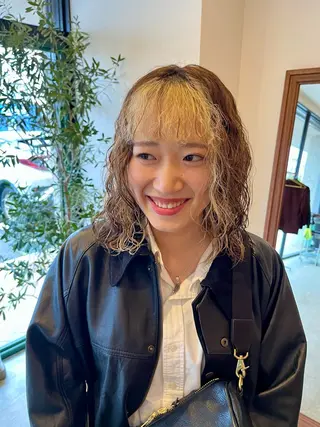 ミディアム LOBBY HIMERIのヘアスタイル