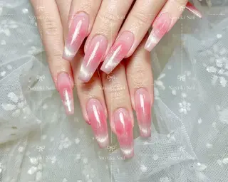 ネイル 🦋 Queenieのネイルデザイン