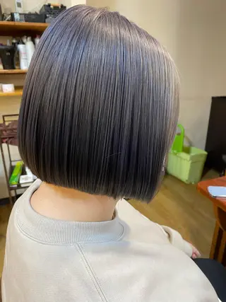 ショート カラー 女性目線でつくる ボブ縮毛矯正のヘアスタイル