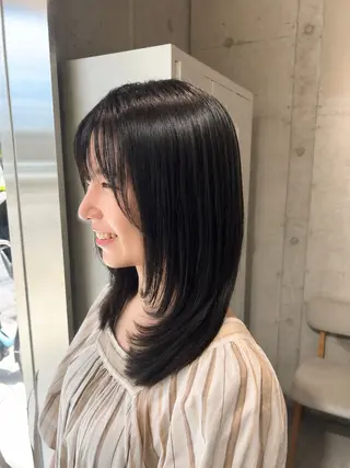 ミディアム 関 柚花子のヘアスタイル