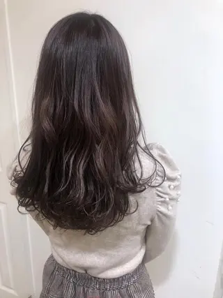 ロング カラー MIOベージュカラー 柔らかいカラーのヘアスタイル