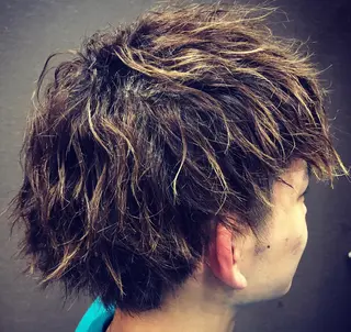 ショート パーマ メンズ 八木 凜のヘアスタイル
