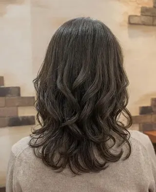 ミディアム flencia 丸 和博|カットのヘアスタイル