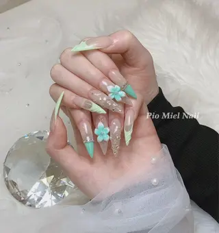 ネイル Pio Mielのネイルデザイン