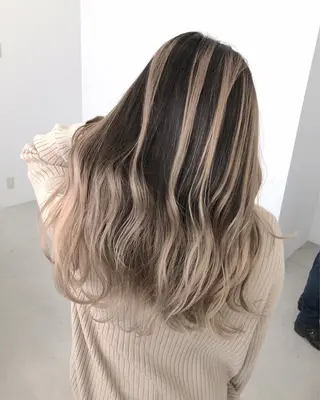 セミロング カラー ブリーチ 透明感HIDEのヘアスタイル