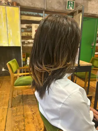 セミロング 三浦義久/仙台/ レイヤーカットのヘアスタイル