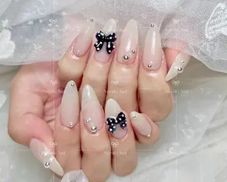 ネイル 🦋 Queenieのネイルデザイン