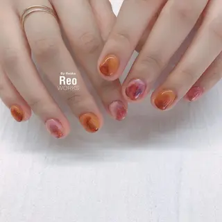 ミディアム ネイル Blowe ニュアンスのネイルデザイン