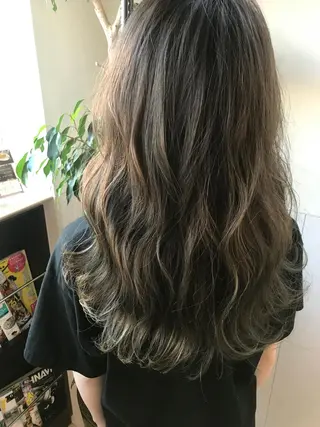 ロング カラー Oopsレイヤー 加藤澄都のヘアスタイル