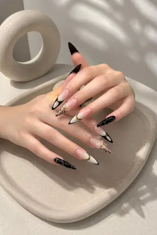 ネイル Dyo Nail_Royalのネイルデザイン