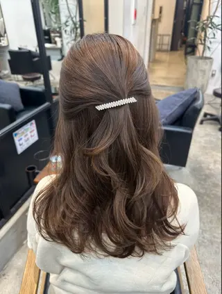 セミロング カット/ハイトーン まなみ🤍のヘアスタイル