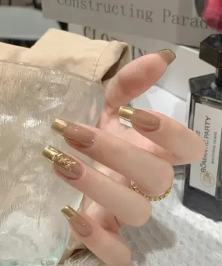 ネイル 横浜市中区曙町 ネイルE·U·Bのネイルデザイン