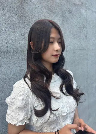 ロング ゆうめ 透明感カラー /韓国風レイヤーのヘアスタイル