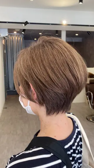 ショート カラー 小島 光人のヘアスタイル
