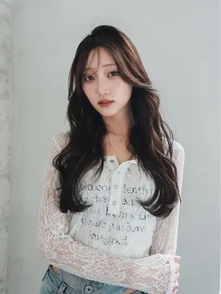 セミロング 𝐘𝐮𝐢 ⠀⠀のヘアスタイル