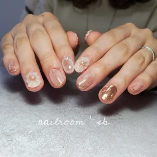 ネイル nailroom sb𓈒𓂂𓏸のネイルデザイン