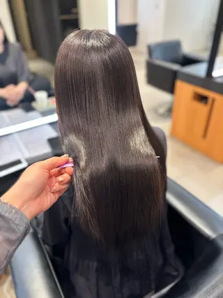 ロング KAREN（ému） 伏見/カットモデルのヘアスタイル