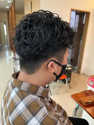 パーマ メンズ 黒崎 美乃里のヘアスタイル