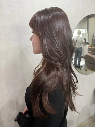ロング カラー AIRI layer cut hairのヘアスタイル