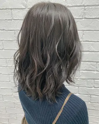 ミディアム カラー 韓国レイヤー×艶髪 ハイトーンRyukiのヘアスタイル