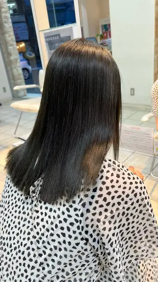 セミロング 艶髪職人 山本隼正のヘアスタイル