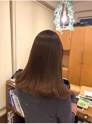 ミディアム YUUKA /艶髪矯 正/透明感カラーのヘアスタイル