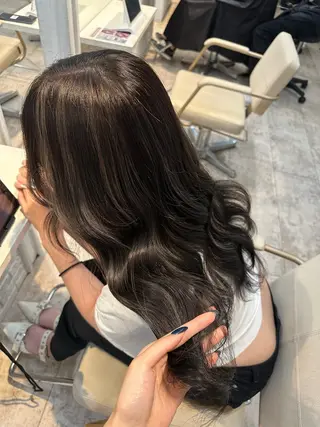 ロング カラー 重松 美結のヘアスタイル