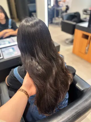 ロング KAREN（ému） 伏見/カットモデルのヘアスタイル