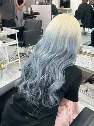 ロング カラー ✨ブリーチカラー/ 艶髪suzu🪽🤎のヘアスタイル