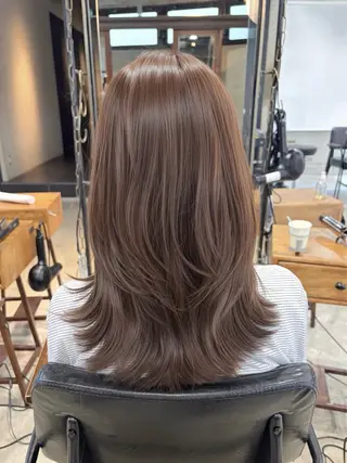 ミディアム カラー 似合わせベージュ 🍯ayumi🍯のヘアスタイル