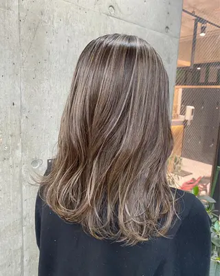 セミロング 🌼透明感カラー ✳︎eri🌼のヘアスタイル