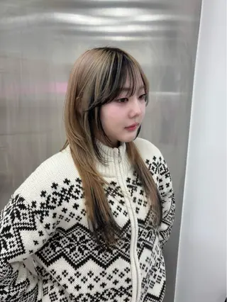 ロング カラー 抜け感レイヤー︴ ニュアンスカラーのヘアスタイル