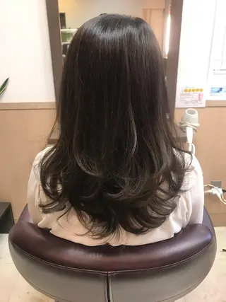 ロング カラー ササキ トモコのヘアスタイル
