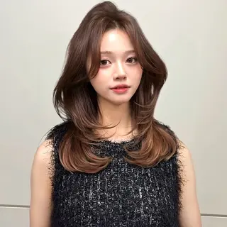 セミロング カラー 新宿/レイヤーカット 髪質改善/小顔見せのヘアスタイル