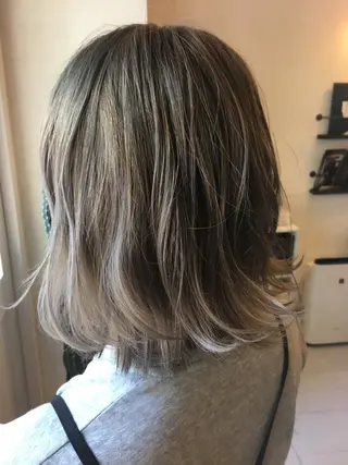 ミディアム ハイトーン得意😍 Lumiereのヘアスタイル
